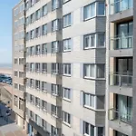 Perfectly Situated 2br Near The Ostende