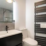Perfectly Situated 2br Near The * Ostende