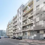 Appartement Perfectly Situated 2br Near The *