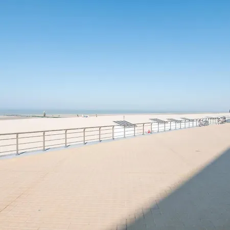 Perfectly Situated 2br Near The Apartamento Ostende