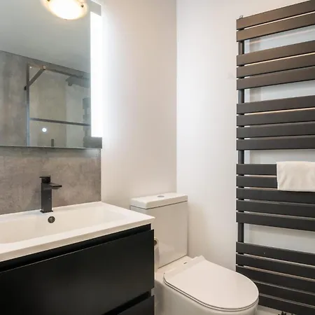 Apartamento Perfectly Situated 2br Near The