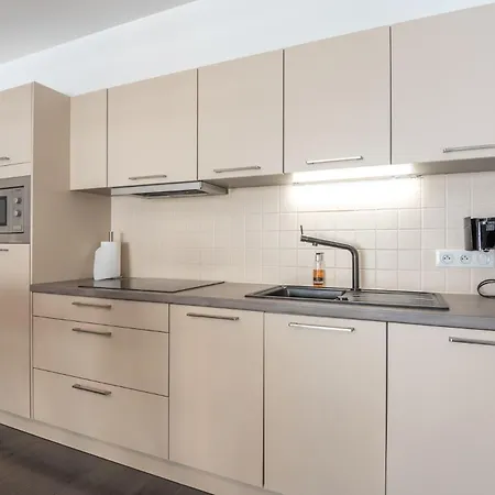 Perfectly Situated 2br Near The Apartamento Ostende